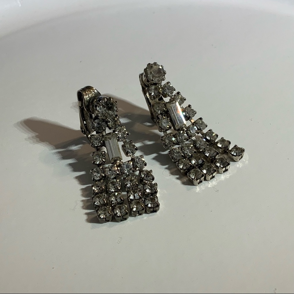 Cascade Rhinestone Earrings Vintage Clip and fantastic!